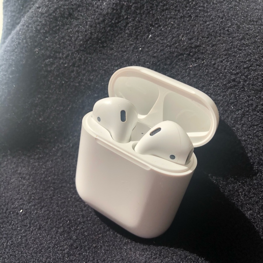 Apple AirPods